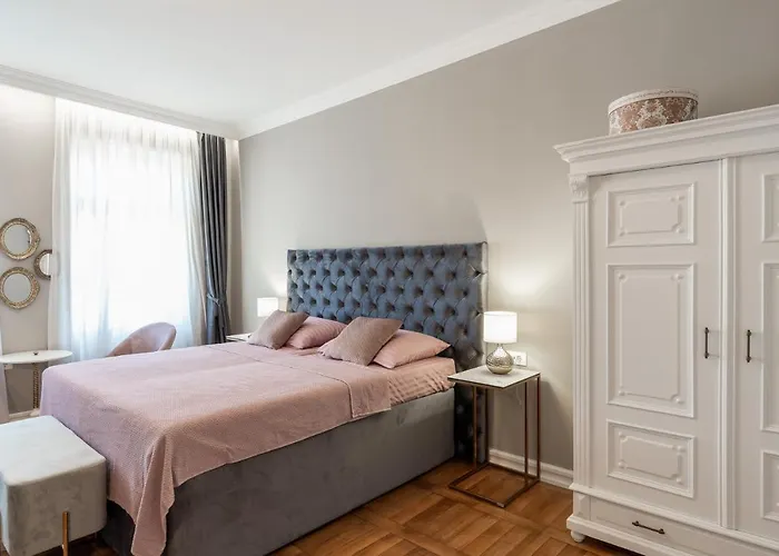 Luxury Peitho Residence
