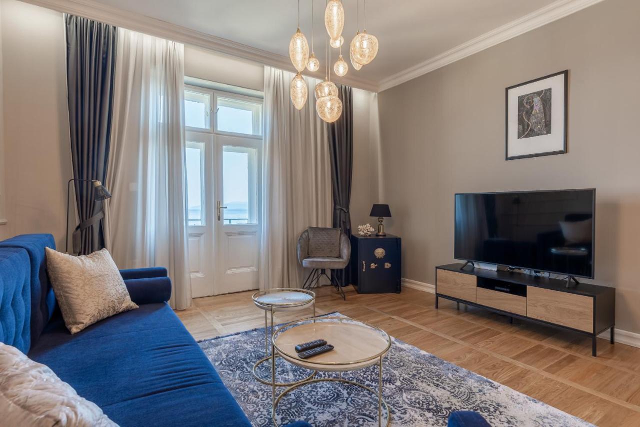 Luxury Peitho