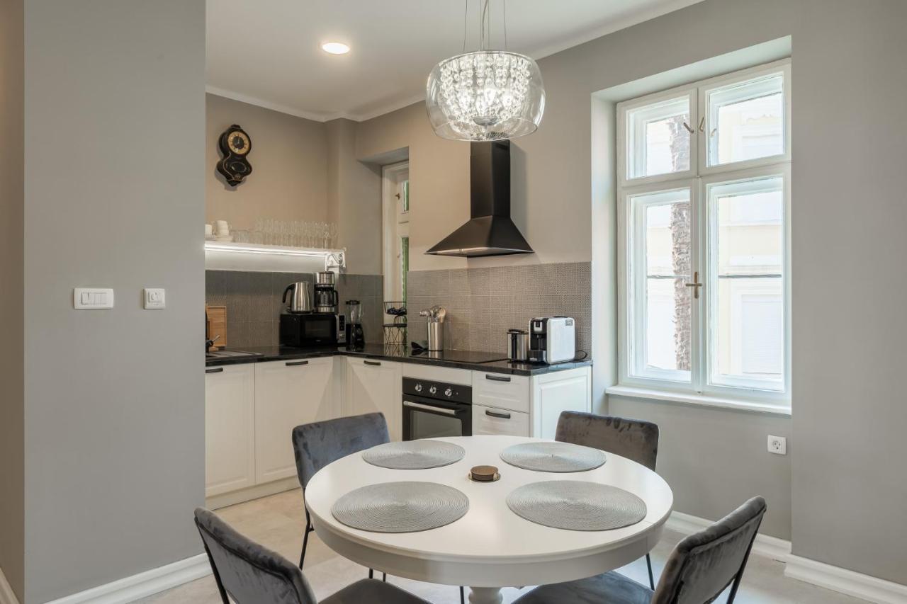 Luxury Peitho Apartment *